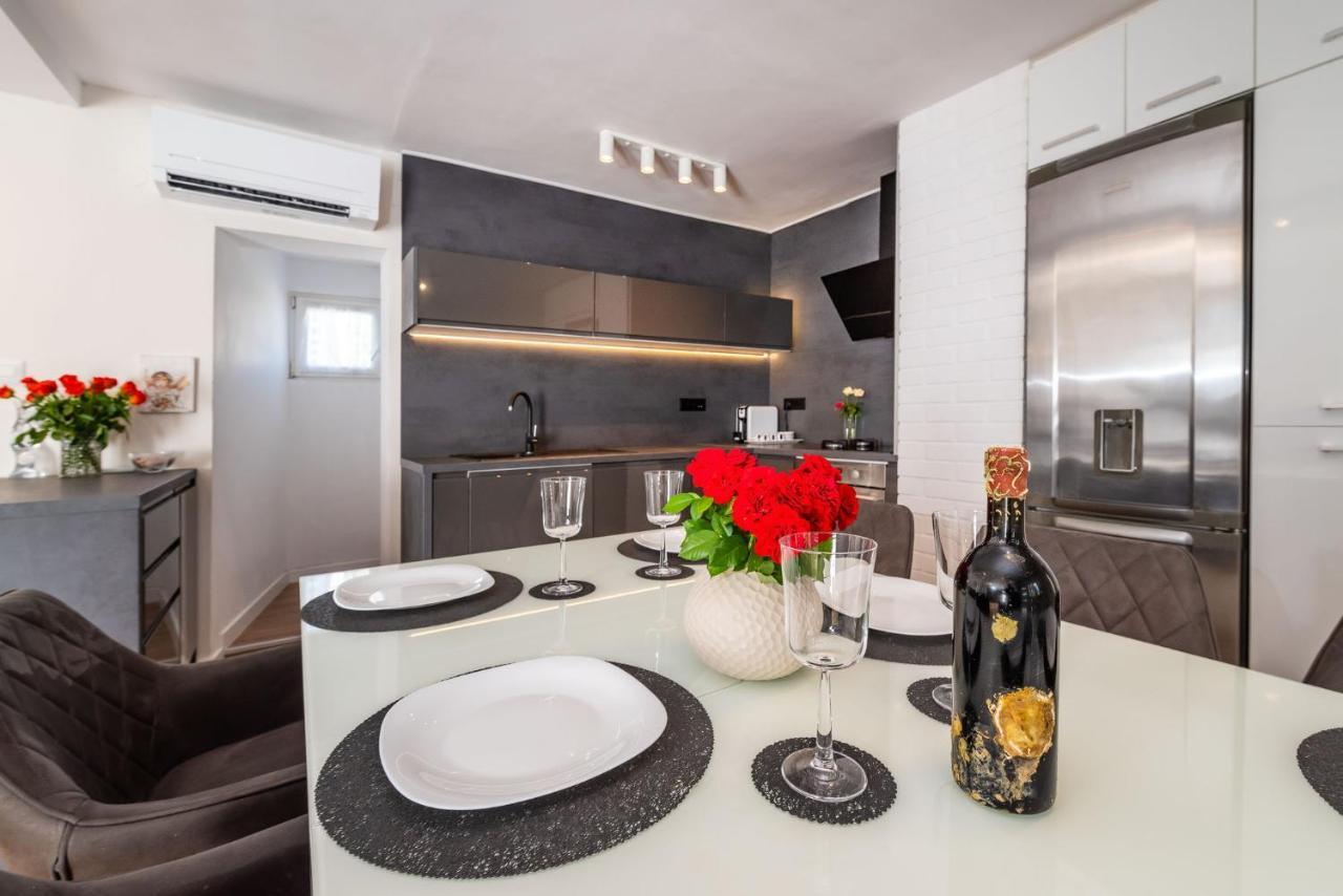 Marul Apartment